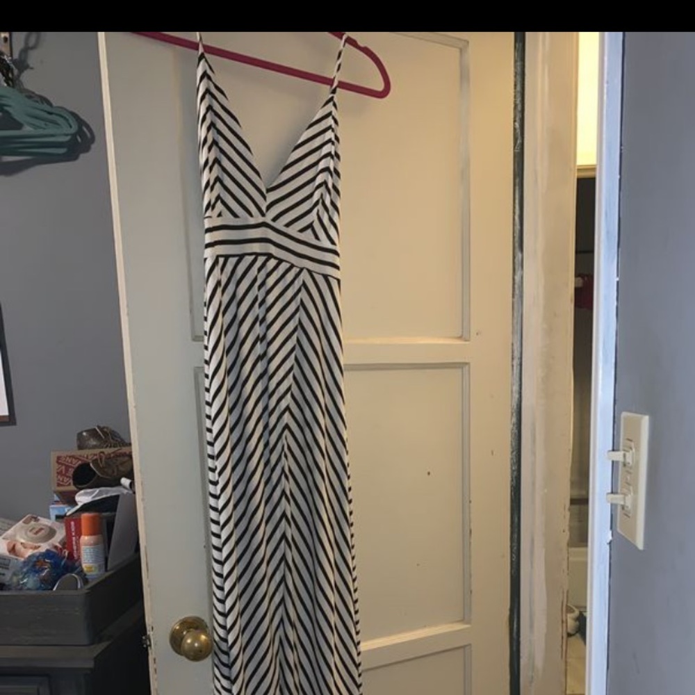 clothes - Picture 5 of 7
